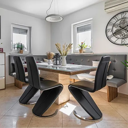 Prázdninový dům Vineyard Deer's Hill - Happy